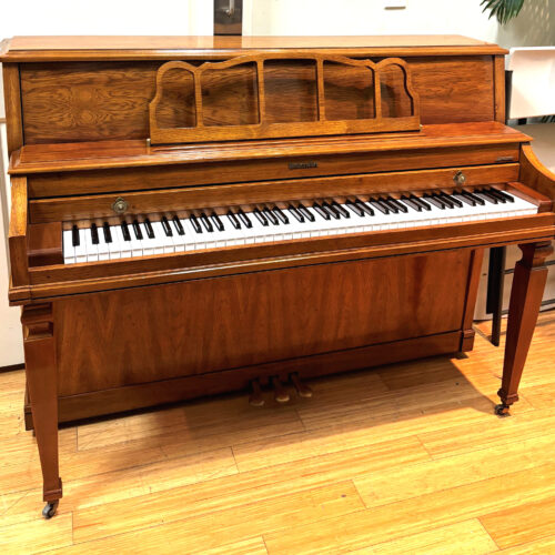 Baldwin upright